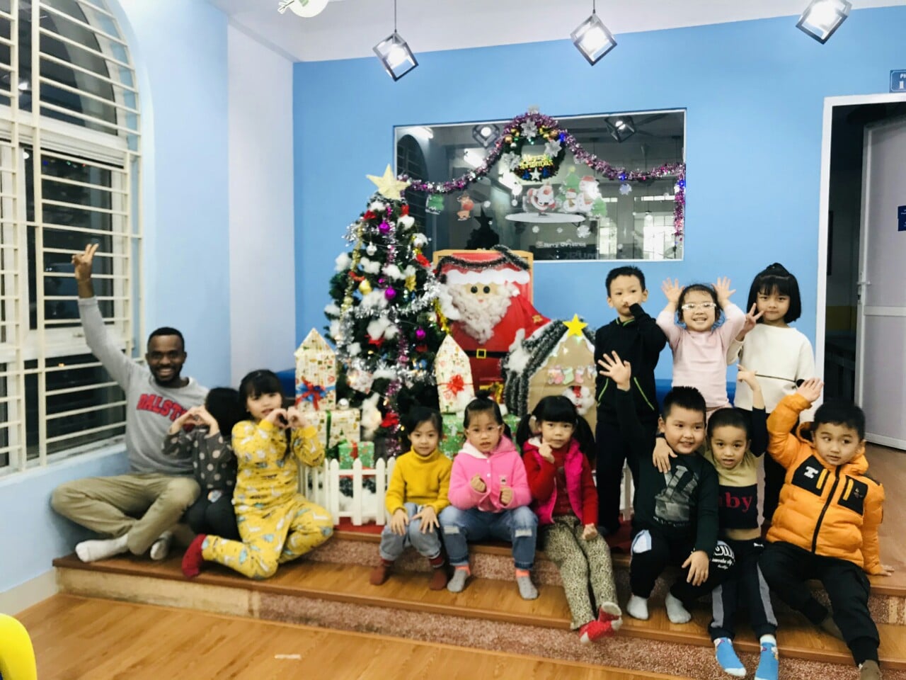 KHÔNG KHÍ GIÁNG SINH TRÀN NGẬP 9 CƠ SỞ DREAM SKY