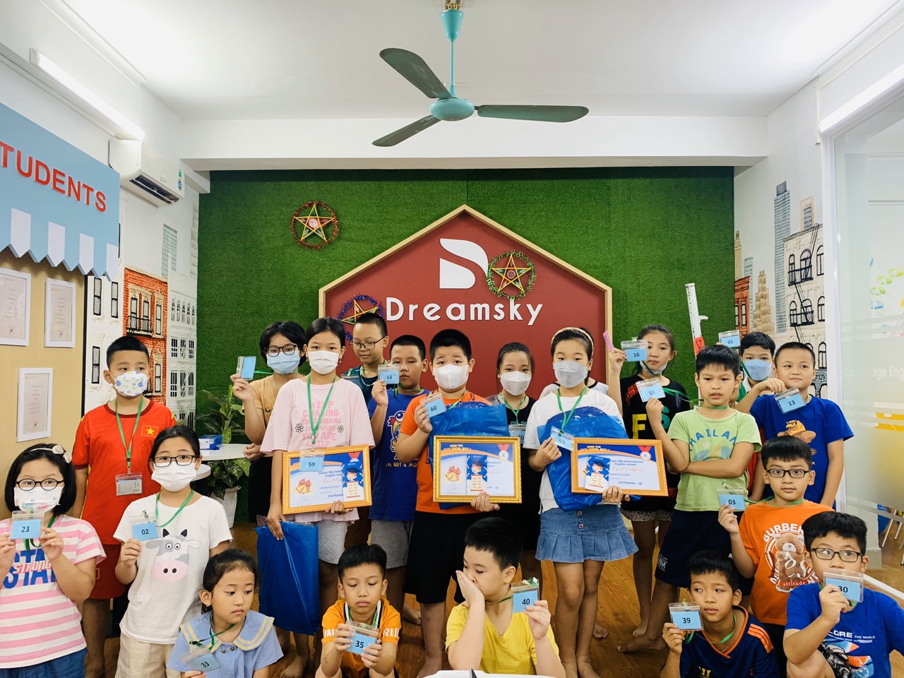 THỂ HIỆN BẢN LĨNH VỚI CUỘC THI "RUNG CHUÔNG VÀNG" TẠI DREAM SKY TÔ HIỆU