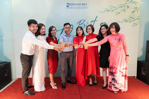 DREAM SKY TỔ CHỨC BỮA TIỆC TRI ÂN NGÀY 20/11