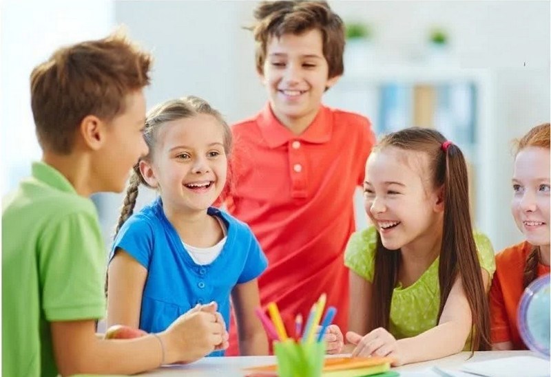 Lớp học tiếng anh cho trẻ em miễn phí, ba mẹ nên tham gia